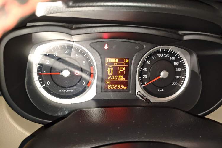 Used Venucia R50 2013 1.6L Automatic Fashion Edition