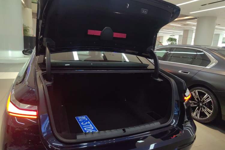 Used BMW 7 Series 2023 740Li Luxury Edition M Sport Package Trunk