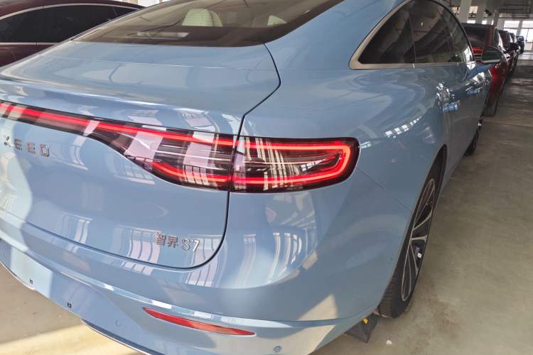 Used Hima Luxeed S7 2024 Pro Rear-Drive Long-Range Version Exterior 3