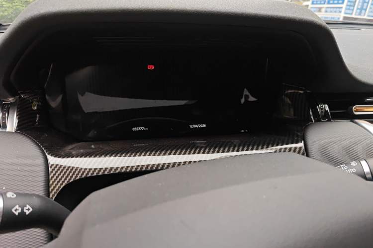 Used Land Rover Discovery Sport 2020 249 PS R-Dynamic Performance Edition Instrument Cluster