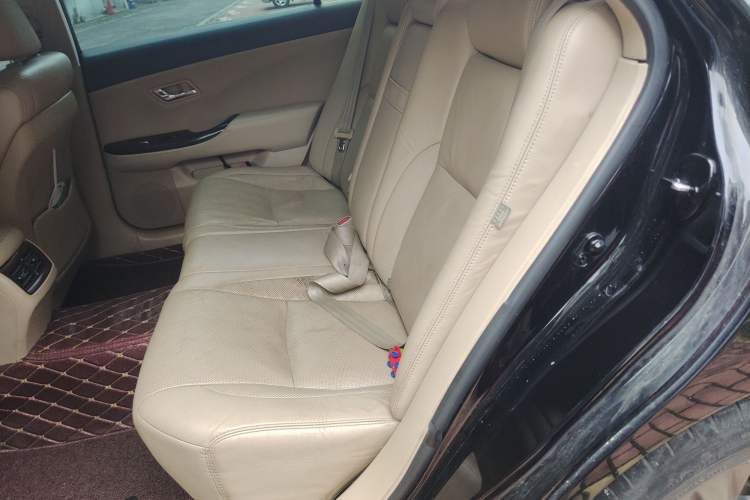 Used Toyota Crown 2010 2.5L Royal Leather Sunroof Edition
