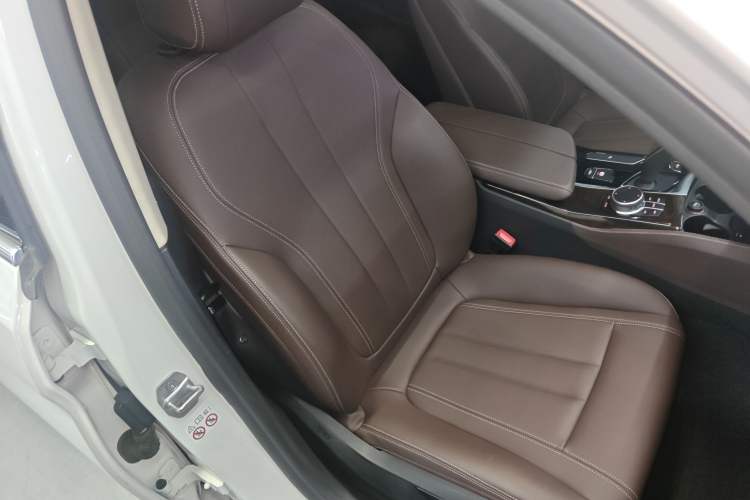 Used BMW 5 Series 2019 525Li Luxury Package