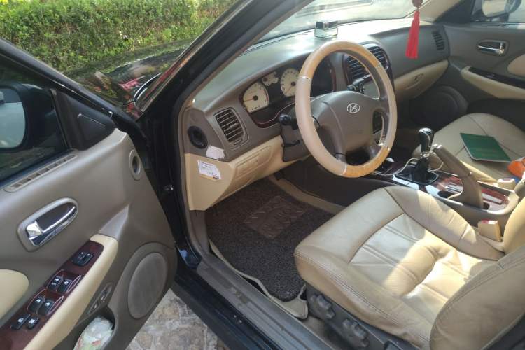 Used Hyundai MoInca 2009 2.0L Manual Luxury Edition GL
