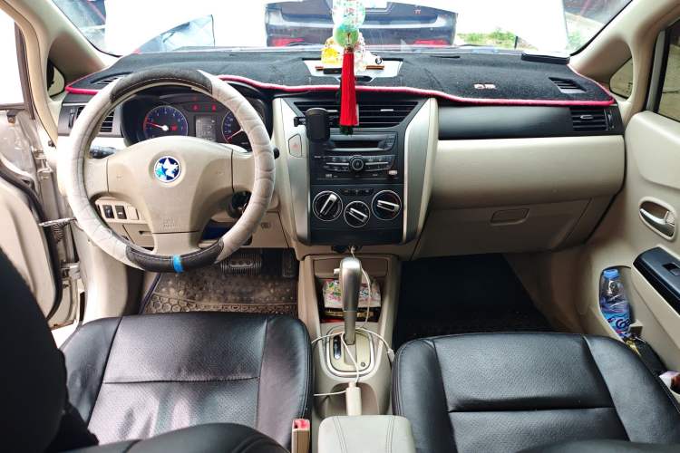 Used Venucia D50 2015 1.6L Automatic Fashion Edition
