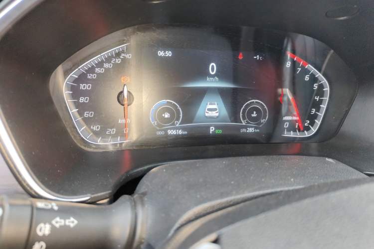 Used CHANGAN CS75 2019 280T DCT Million Edition China VI Standard Odometer Close Up