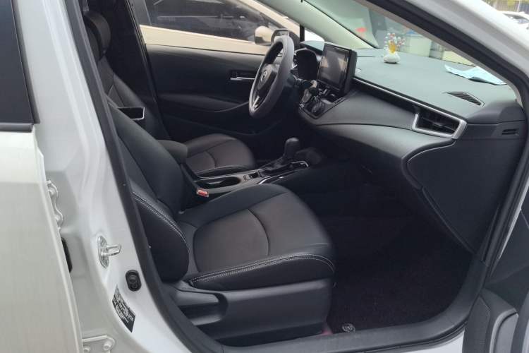 Used Toyota Corolla 2022 1.2T S-CVT Pioneer PLUS Edition Right Front Seat
