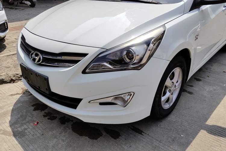 Used Hyundai Verna (older generation) 2014 1.4L Automatic Leading-Edge GLX