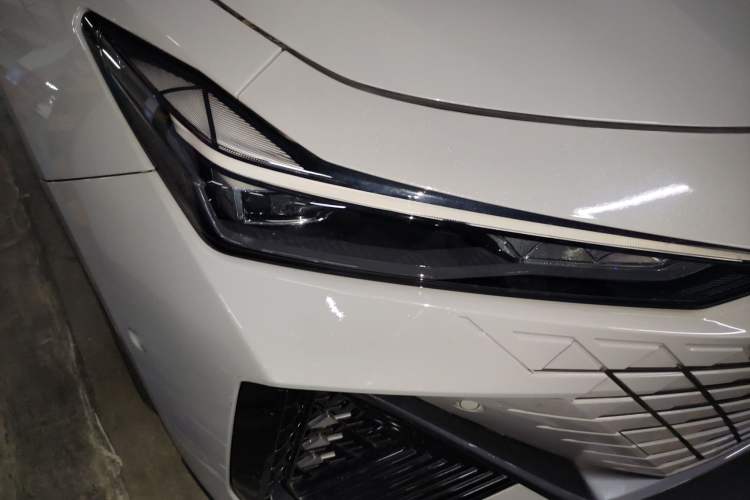 Used CHANGAN UNI-V 2022 1.5T Smart Navigation Version
