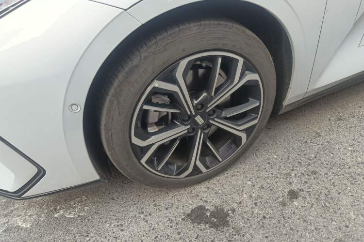 Used Geely Galaxy E8 2025 700 km Long-Range Intelligent Driving Version