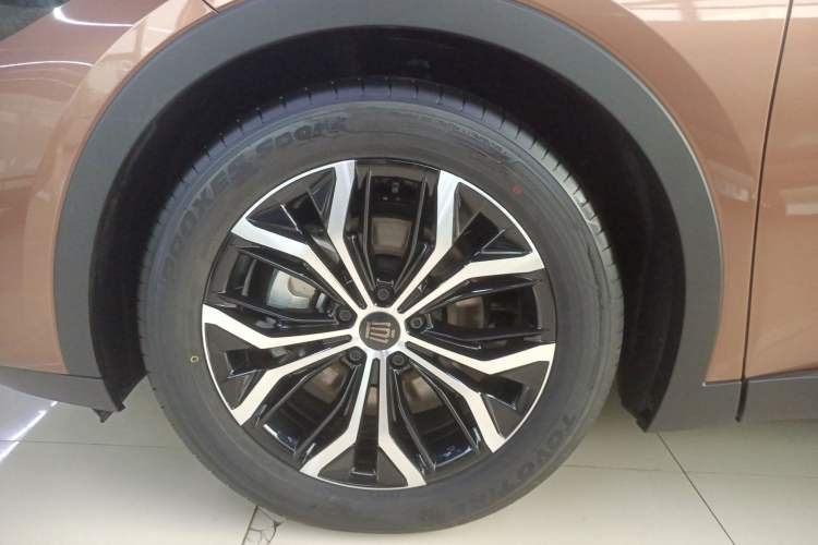 Used Toyota Crown 2023 2.5L SportCross HEV Two-Wheel Drive Prestige Edition