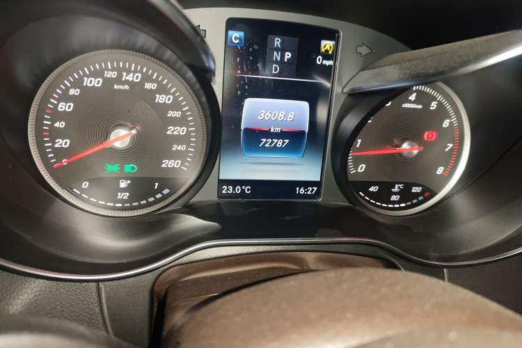 Used Mercedes-Benz GLC 2017 GLC 260 4MATIC Luxury Model