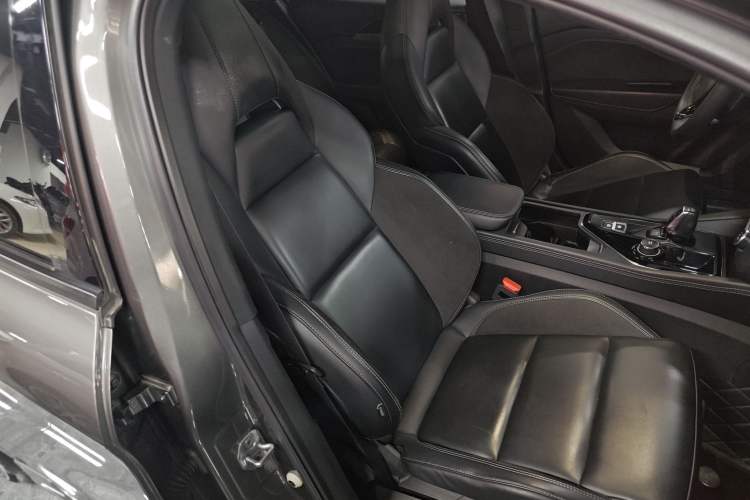 Used Lynk & Co 03 2022 1.5TD DCT JingPlus Right Front Seat