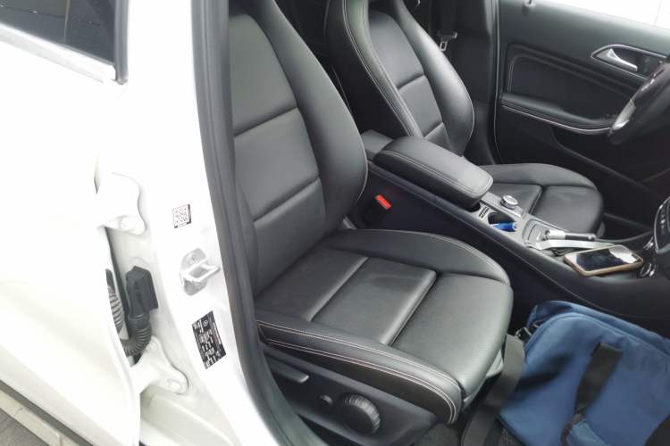 Used Mercedes-Benz GLA 2016 GLA 200 Fashion Model Right Front Seat