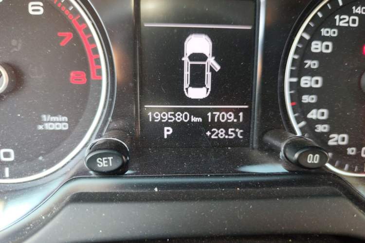 Used Audi Q5 2017 Plus 40 TFSI Ambition Model
