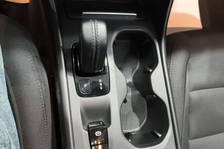Used Volvo XC40 2021 T3 Smart & Stylish Edition Gear Lever