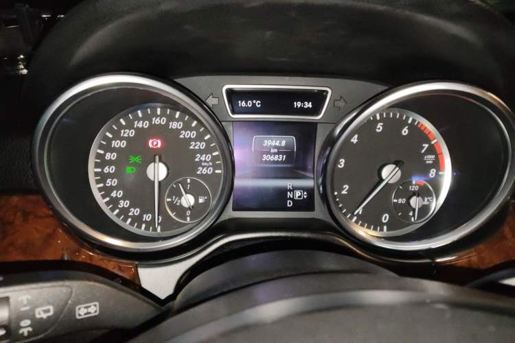 Used Mercedes-Benz M-Class 2012 ML 350 Luxury Edition
