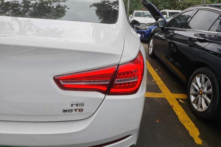 Used Hongqi H5 2019 30TD Dynamic Edition Right Rear Taillight