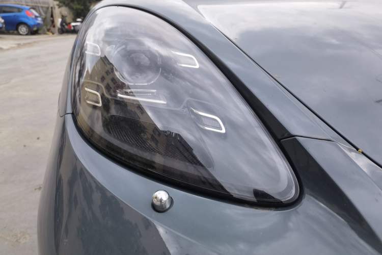 Used Porsche 718 2018 Cayman 2.0T
