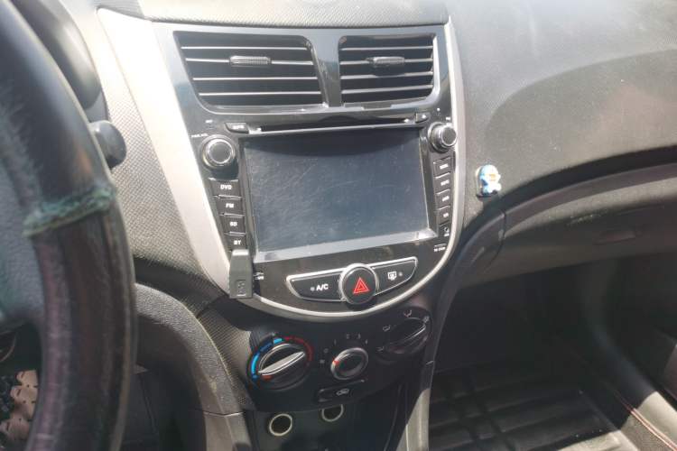 Used Hyundai Verna Ray 2014 1.4L Automatic GLX
