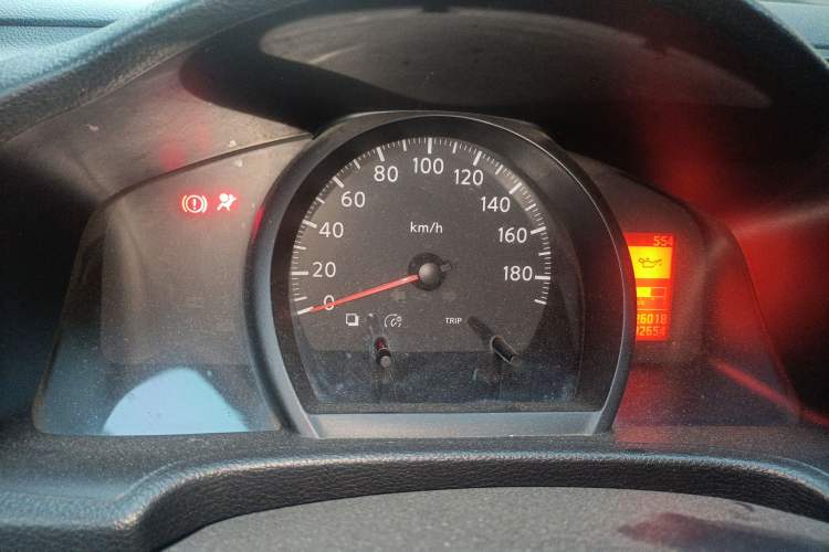 Used Nissan NV200 2011 1.6L 232 Seats Zunya Trim