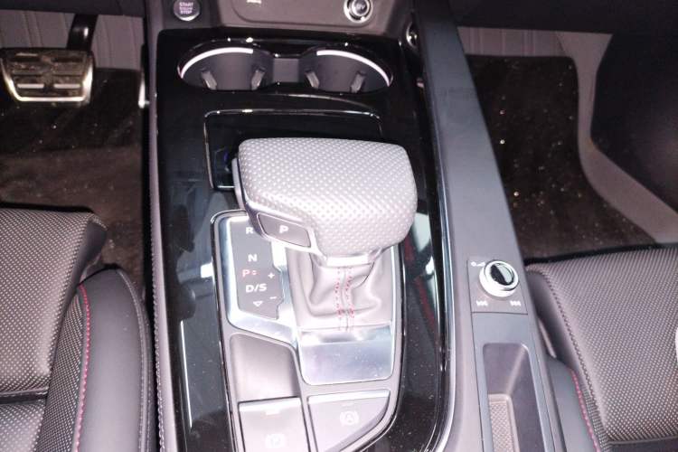 Used Audi A4L 2025 2 Million Units Enjoyment Version 40 TFSI Luxury Dynamic Edition