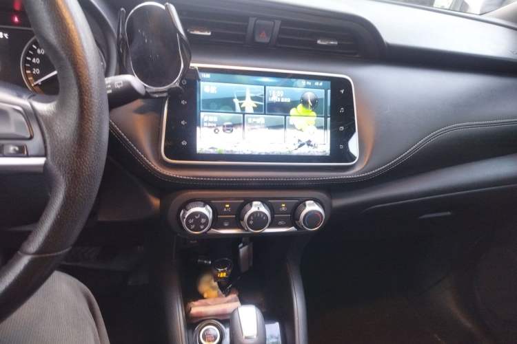 Used Nissan Kicks 2019 1.5L CVT Smart Connect Luxury Edition
