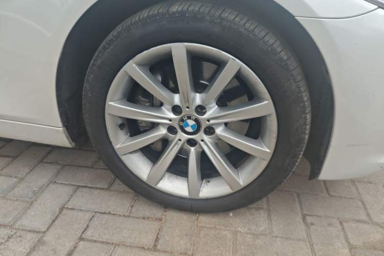 Used BMW 5 Series 2014 535Li Leading Model
