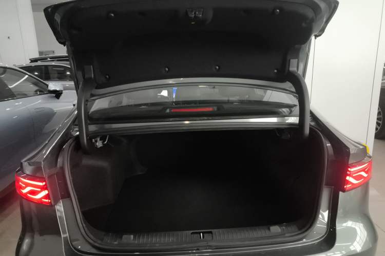 Used Chery Fengyun A8L 2025 1.5 TGDI 145 km Luxury Version