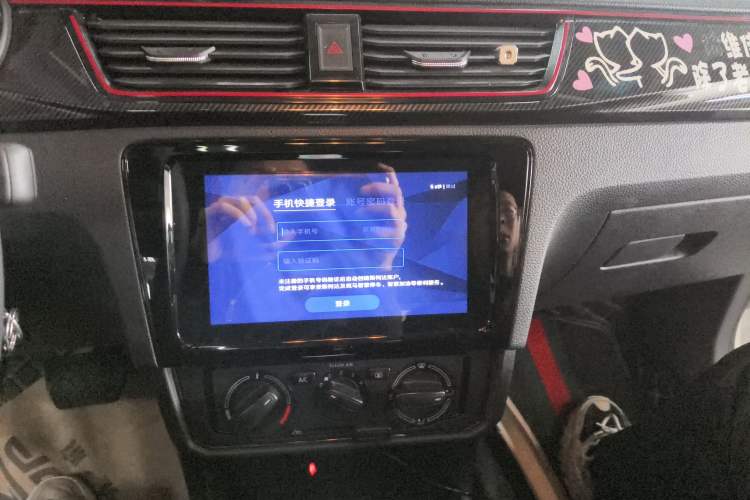 Used Skoda Rapid Spaceback 2020 1.5L Automatic Comfort Edition Audio And AC Panel