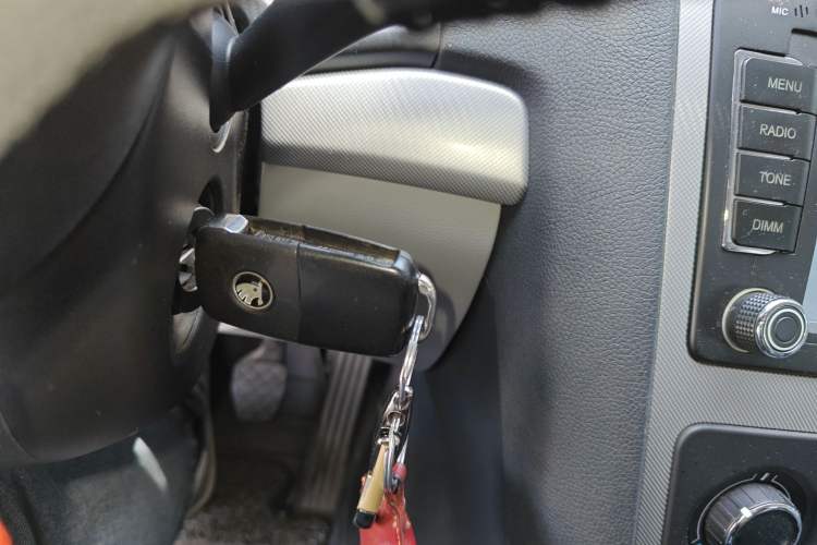 Used Skoda Octavia 2015 Classic Model 1.6L Manual Eado Version
