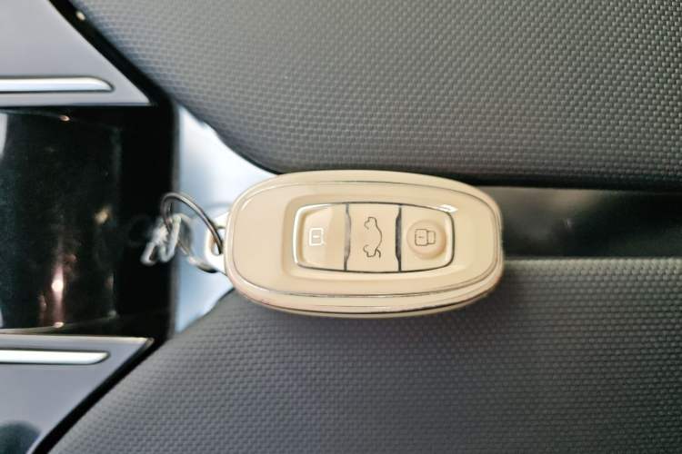 Used Hongqi E-QM5 2024 500km Range Edition
