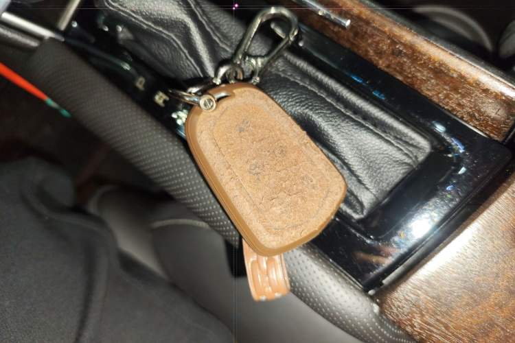 Used Cadillac XTS 2018 28T Elite Edition Vehicle Key