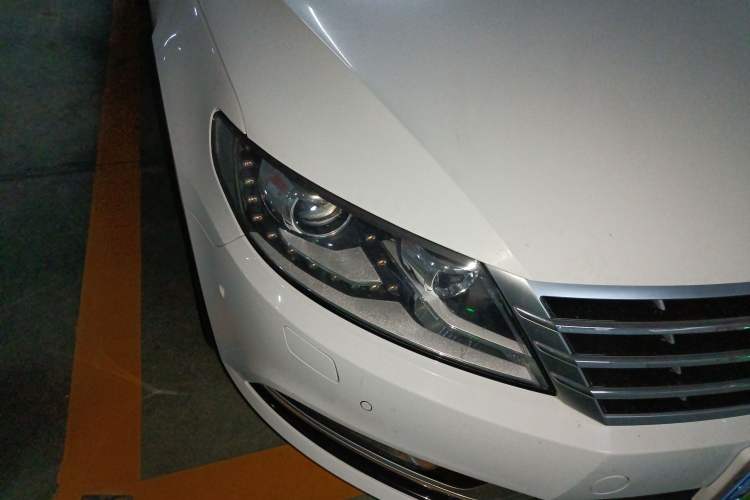 Used Volkswagen FAW-Volkswagen CC 2015 1.8TSI Luxury Model Right Front Headlight