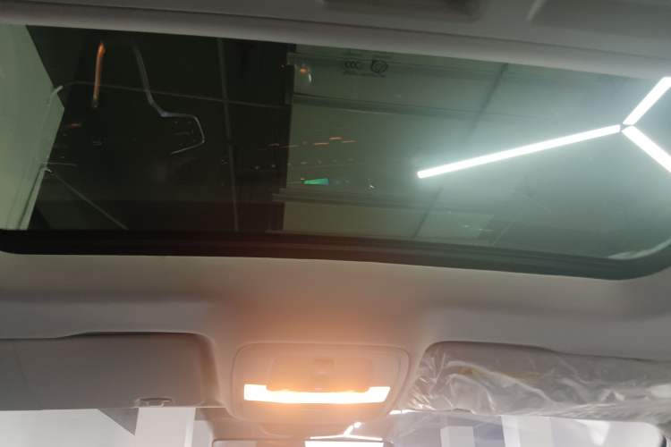 Used Roewe i5 2021 1.5L CVT Platinum Edition Headliner