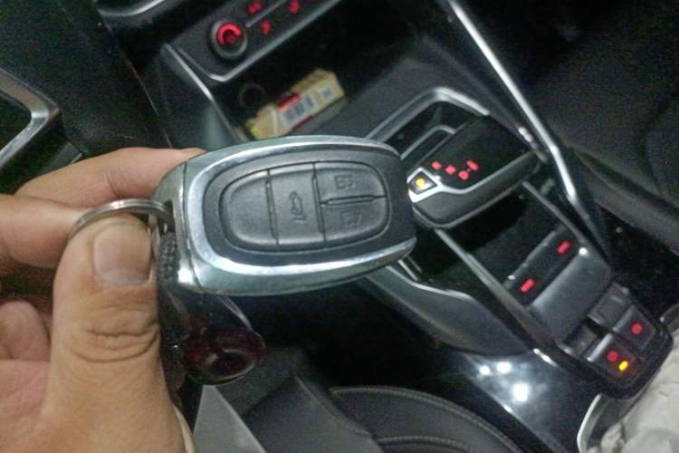 Used SAIC MAXUS EUNIQ 5 2020 1.3T PLUG-IN Luxury Edition