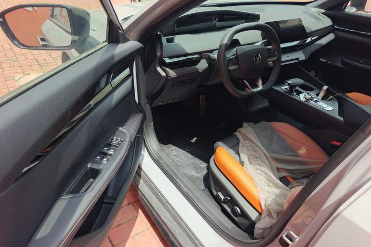 Used Changan UNI-V 2024 1.5T Prestige Sport Edition
