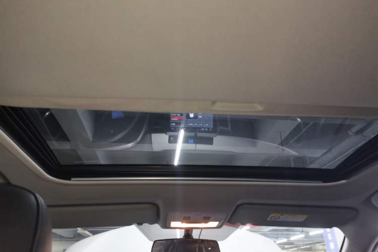 Used Toyota RAV4 2016 2.0L CVT Two-Wheel Drive Fashion Edition China V Standard Headliner