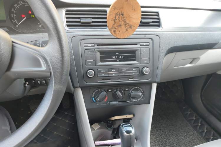 Used Skoda Rapid 2013 1.6L Automatic Smart Selection Model