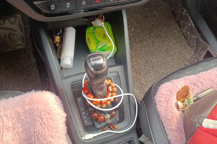 Used Skoda Kamiq 2018 1.5L Automatic Comfort Edition China VI Standard Gear Lever