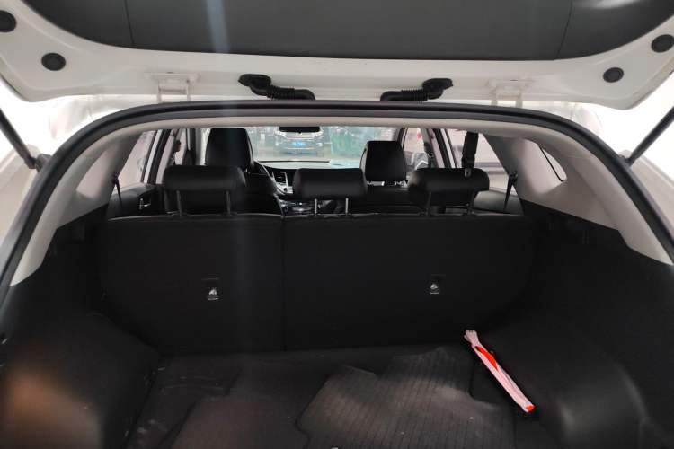 Used Hyundai Tucson 2015 1.6T Dual-Clutch Two-Wheel-Drive Smart Model Trunk
