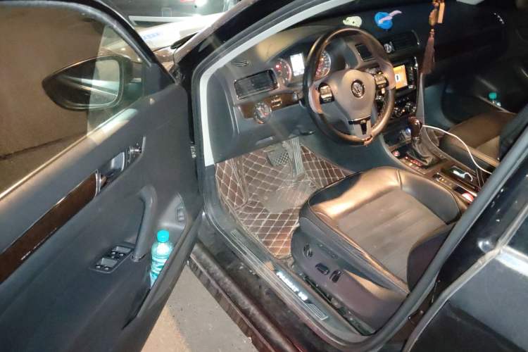 Used Volkswagen Passat 2013 3.0L V6 DSG Flagship Edition