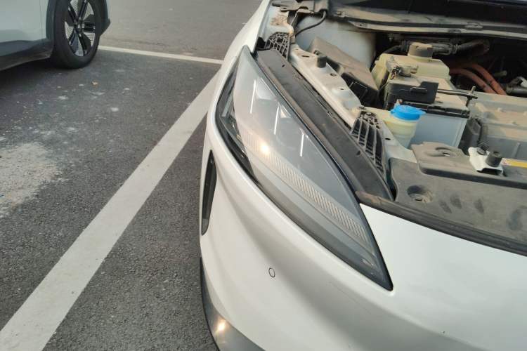 Used XPeng G3 2019 Smart Edition Right Front Headlight