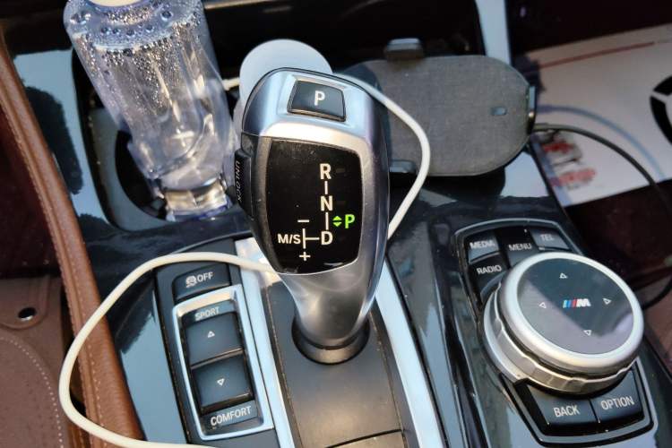 Used BMW 5 Series 2014 520Li Elegant Model
