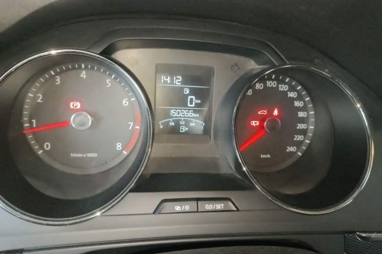 Used Volkswagen Bora 2013 1.6L Manual Fashion Edition Odometer Close Up