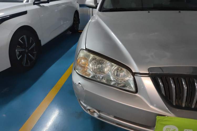 Used Hyundai Elantra 2005 1.6L Manual Standard Edition Right Front Headlight