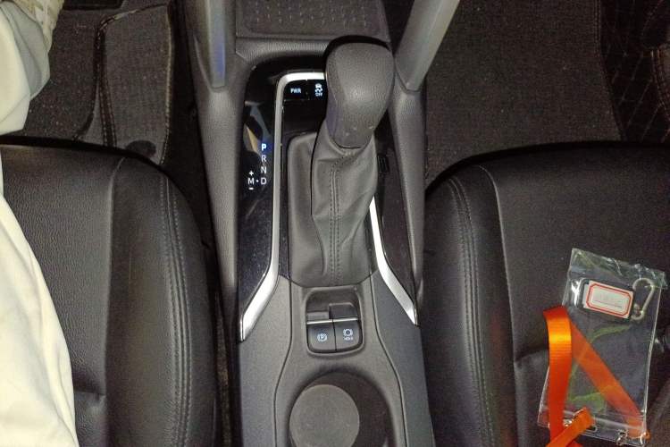 Used Toyota FRONTLANDER 2023 2.0L CVT Elite Edition Gear Lever