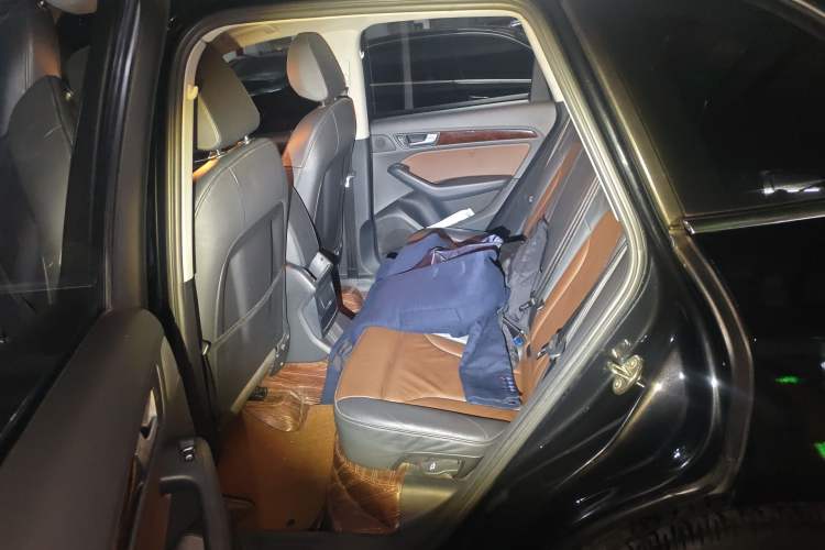 Used Audi Q5 2017 Plus 40 TFSI Ambition Model Left Rear Seat