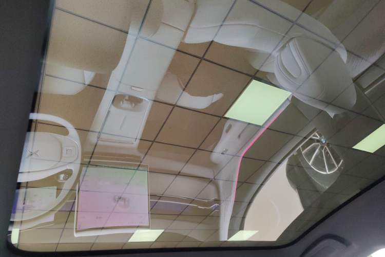 Used XPeng G6 2025 625 Long-Range Max Tech Edition Headliner