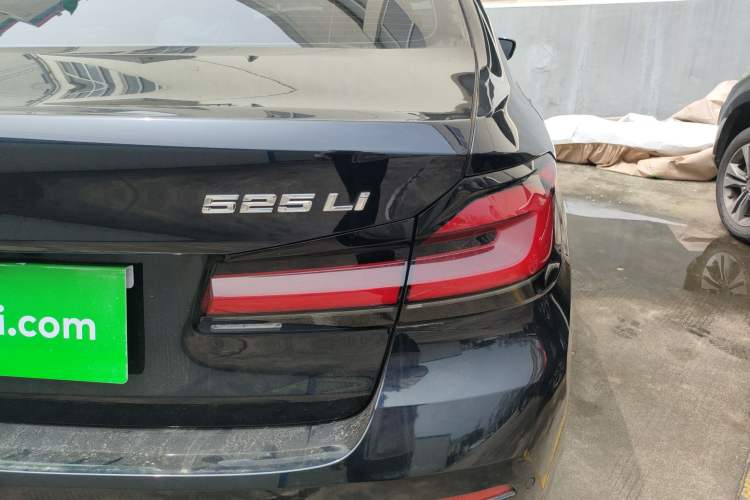 Used BMW 5 Series 2022 Second Facelift 525Li Luxury Package
