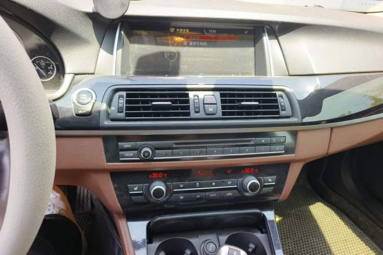 Used BMW 5 Series 2017 520Li Elegant Edition Audio And AC Panel